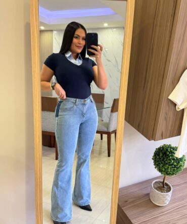 Flare Jeans Asimetrico